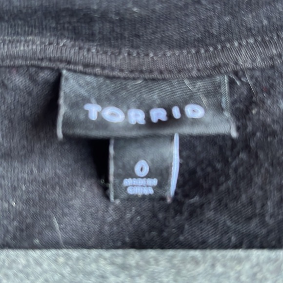 Torrid Top Embroidered ✝️ - Picture 4 of 11
